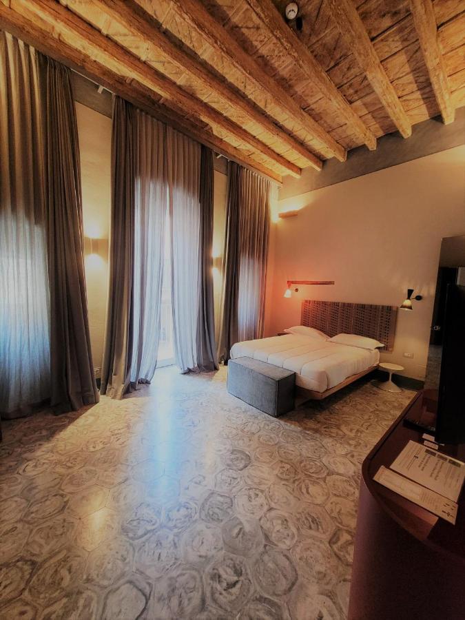 Palazzo Calo Aparthotel Bari Exteriör bild