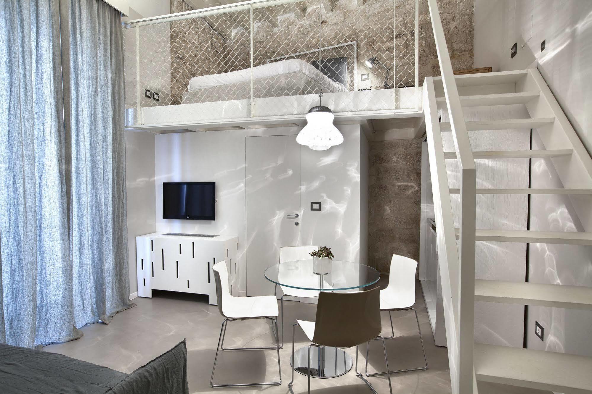 Palazzo Calo Aparthotel Bari Exteriör bild